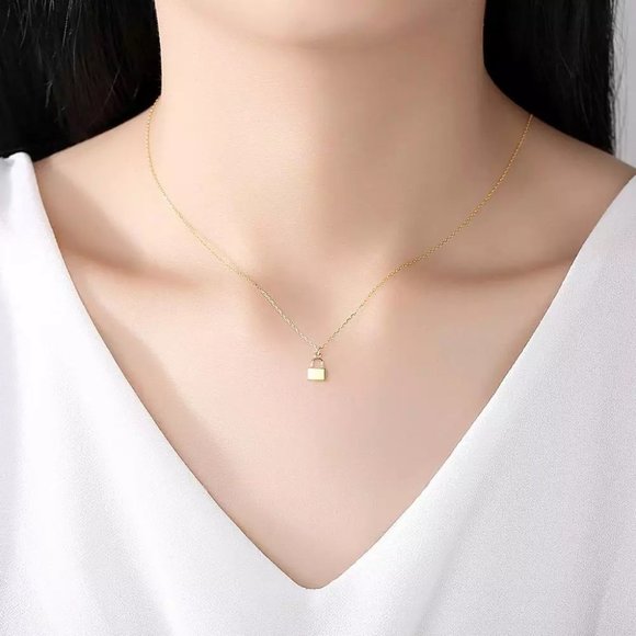 ⚠️SOLD OUT⚠️18K Gold Plated Padlock Necklace - Picture 6 of 9